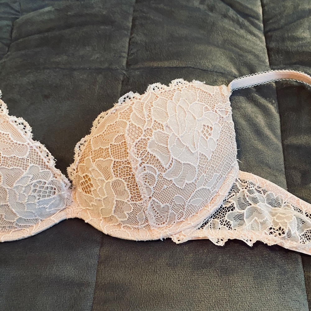 💕 Victoria’s Secret Lace Push-Up Bra